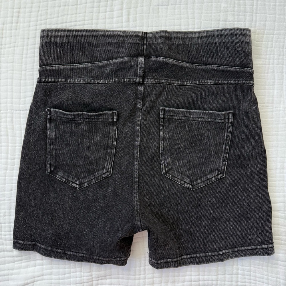 Halara high waist stretchy faded black shorts size Large -Good condition with on